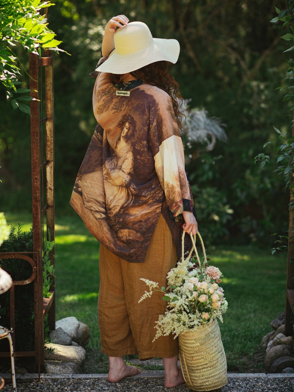 Flowy Art-Print Tunic Top in Brown